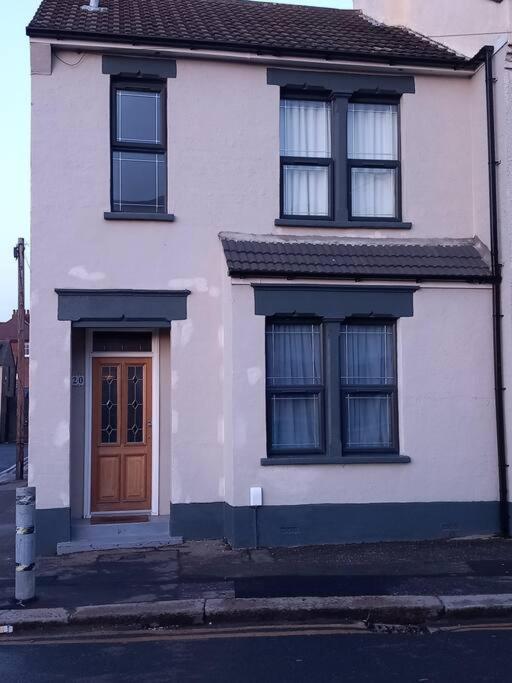 Luxury Holiday Home, Near Beach Southend-on-Sea Exterior foto