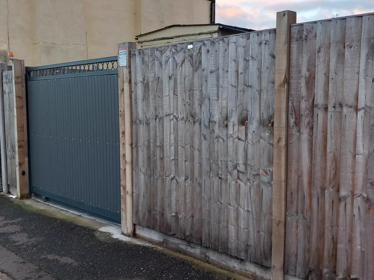 Luxury Holiday Home, Near Beach Southend-on-Sea Exterior foto